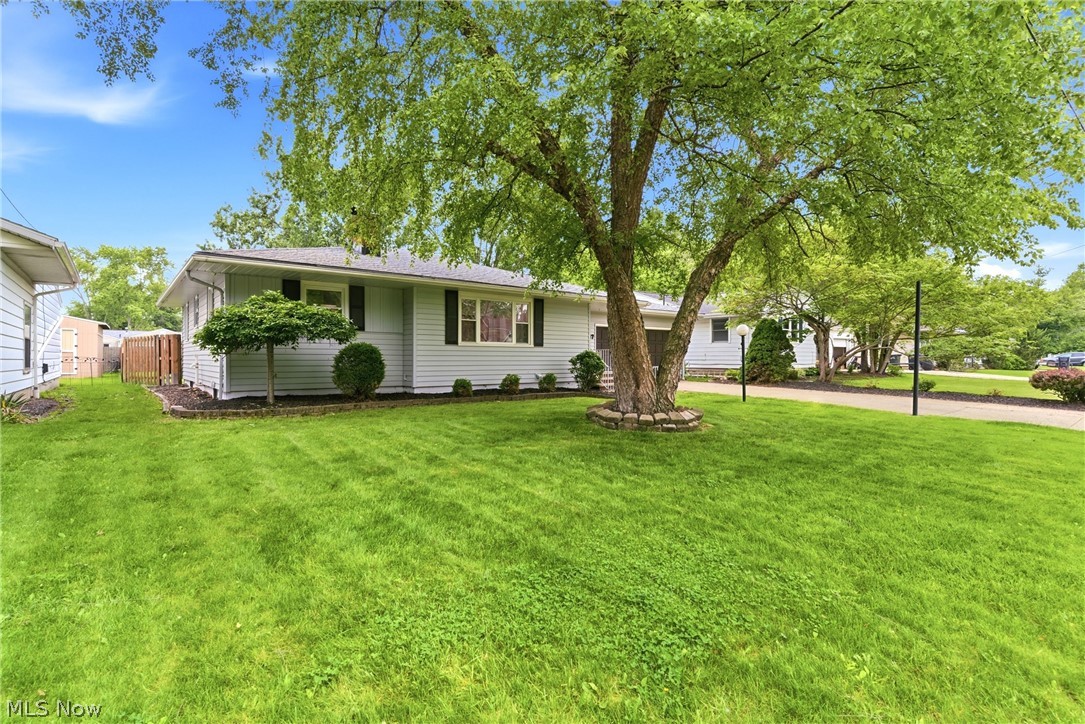 537 Randall Road Elyria OH 44035