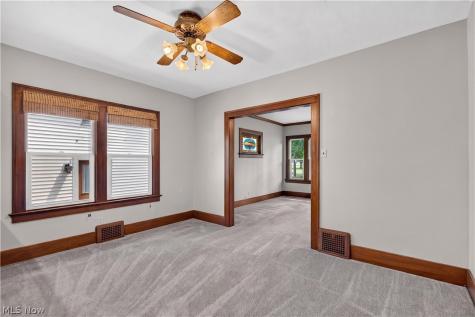 862 Lakeview Drive Lorain OH 44052