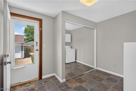 862 Lakeview Drive Lorain OH 44052