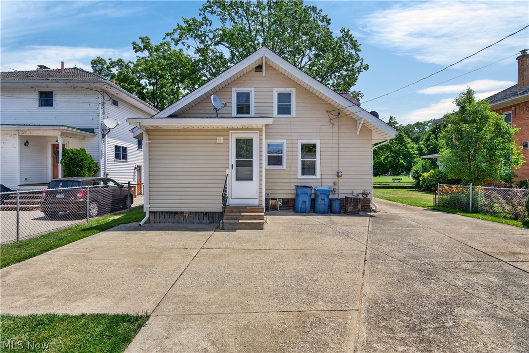 862 Lakeview Drive Lorain OH 44052