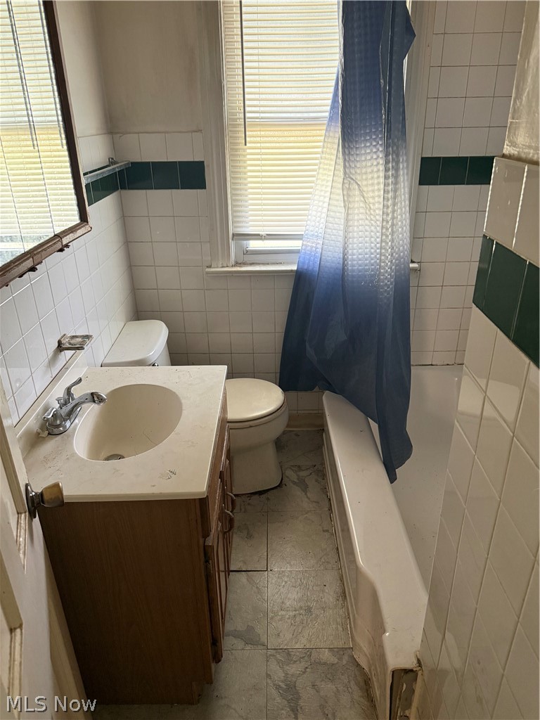 889 E 139th Street Cleveland OH 44110