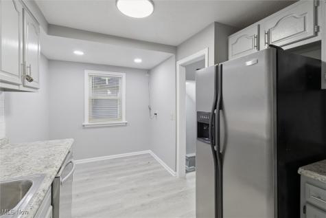 14104 Saybrook Avenue Cleveland OH 44105