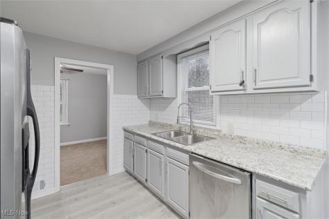 14104 Saybrook Avenue Cleveland OH 44105