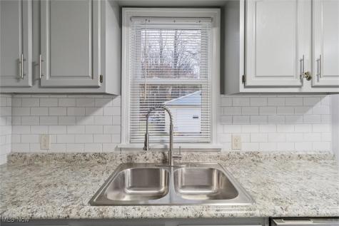 14104 Saybrook Avenue Cleveland OH 44105