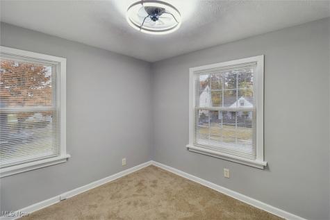 14104 Saybrook Avenue Cleveland OH 44105