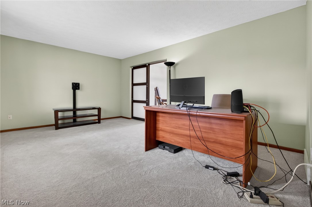 438 Hampton Drive Elyria OH 44035