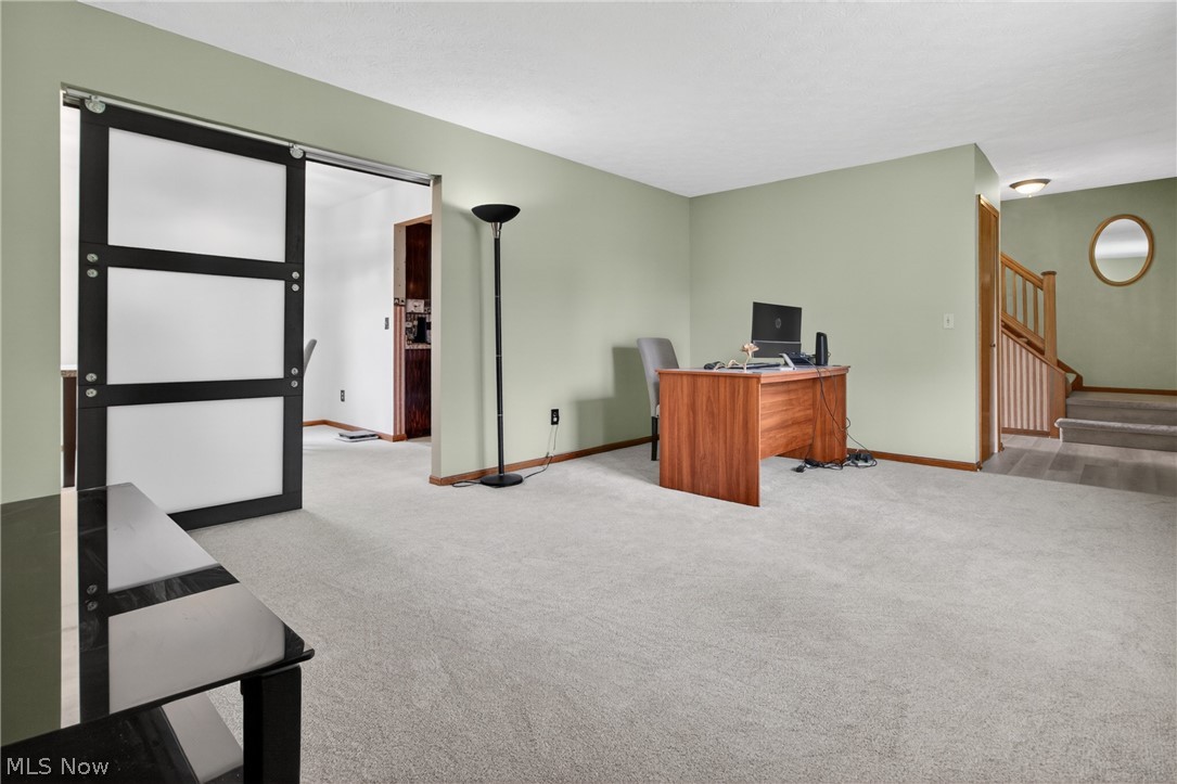 438 Hampton Drive Elyria OH 44035