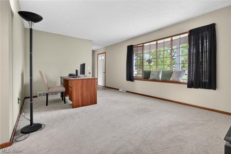 438 Hampton Drive Elyria OH 44035
