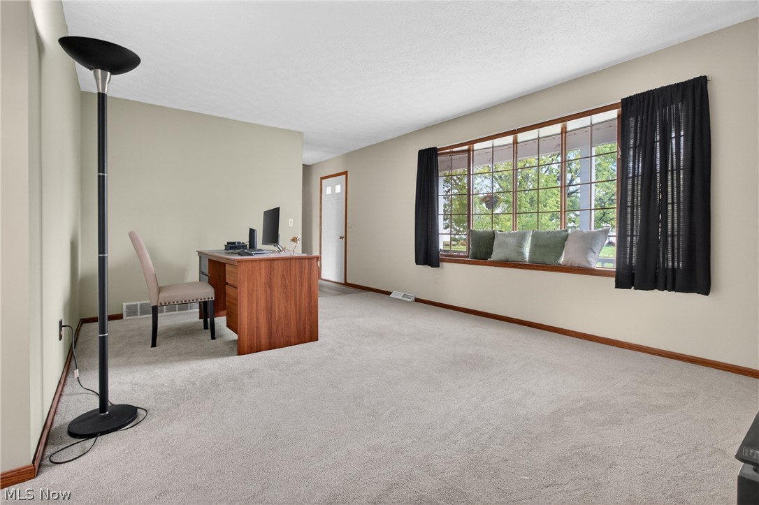 438 Hampton Drive Elyria OH 44035