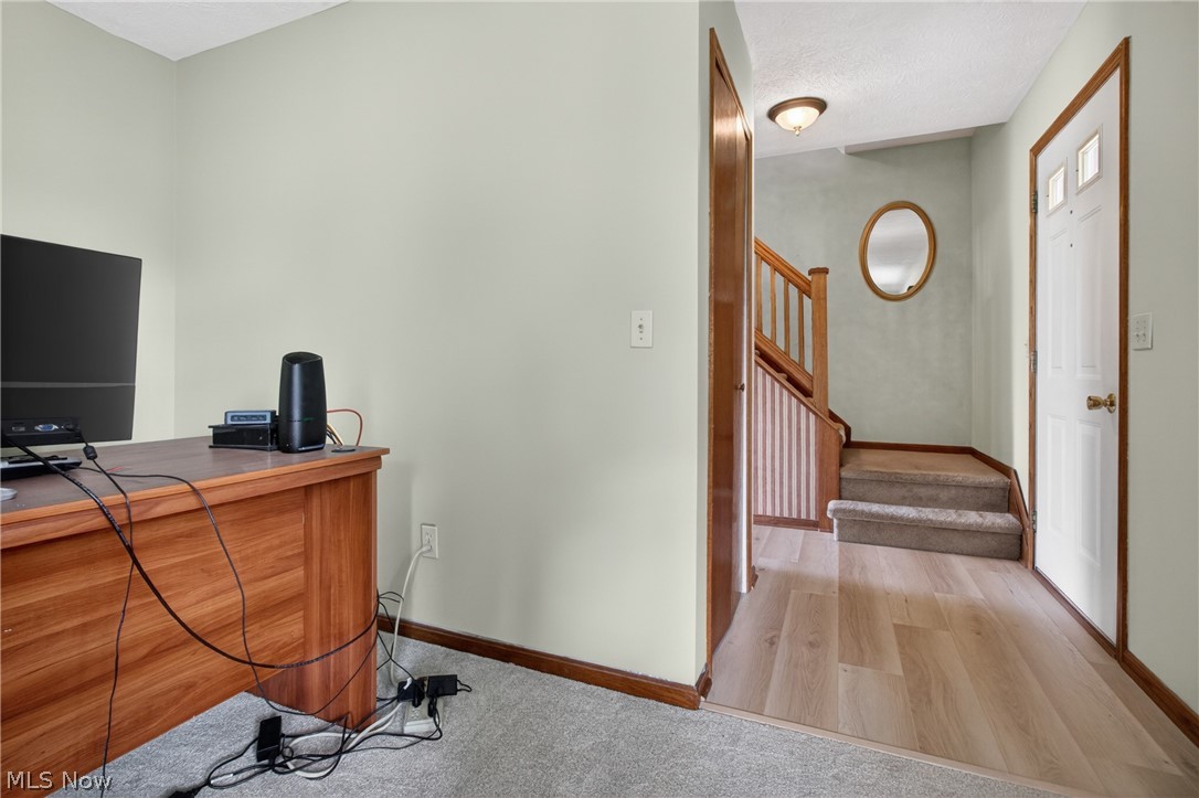 438 Hampton Drive Elyria OH 44035