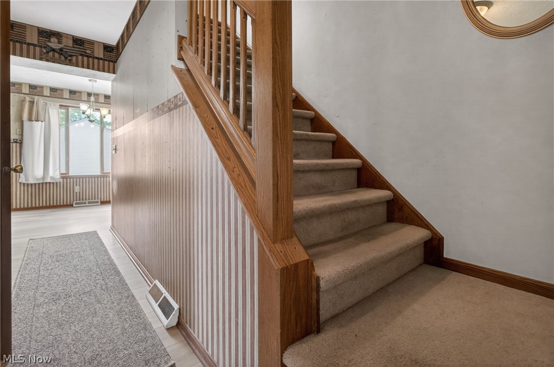 438 Hampton Drive Elyria OH 44035