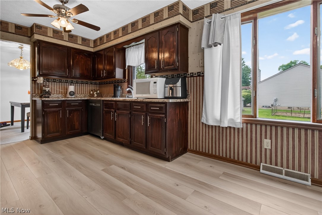 438 Hampton Drive Elyria OH 44035