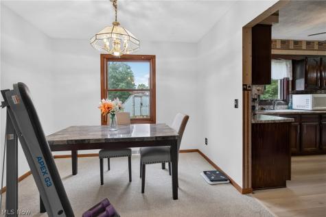 438 Hampton Drive Elyria OH 44035