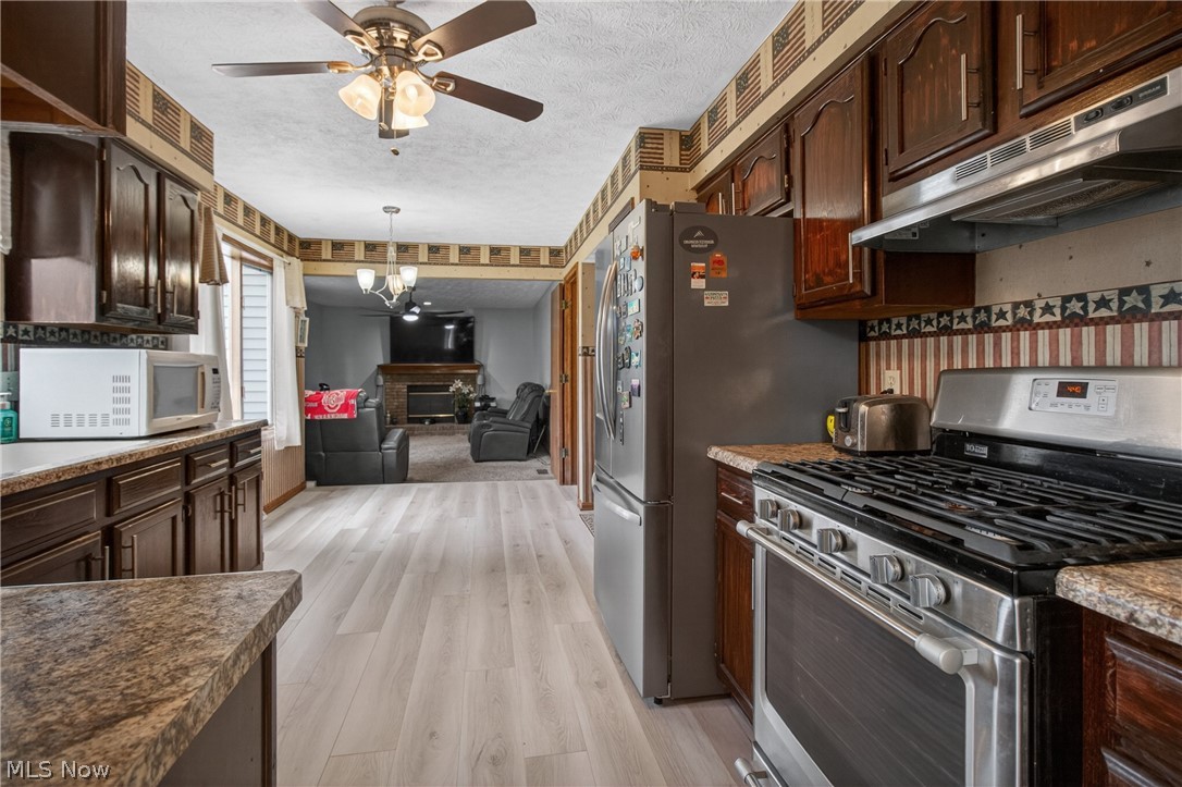 438 Hampton Drive Elyria OH 44035