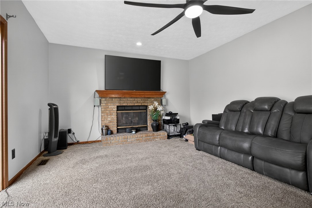 438 Hampton Drive Elyria OH 44035