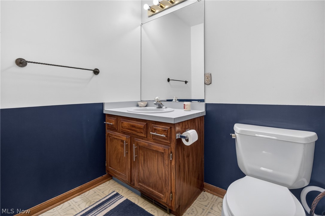 438 Hampton Drive Elyria OH 44035