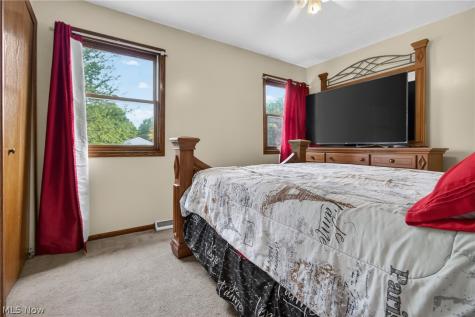 438 Hampton Drive Elyria OH 44035