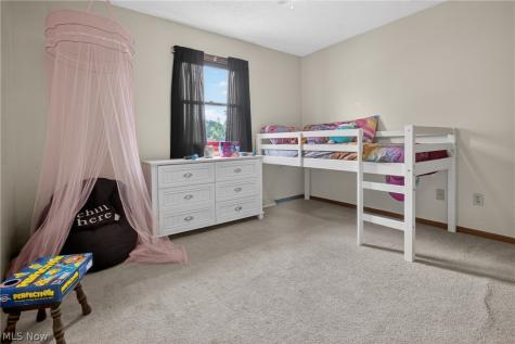 438 Hampton Drive Elyria OH 44035