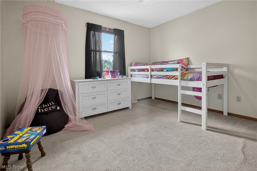 438 Hampton Drive Elyria OH 44035