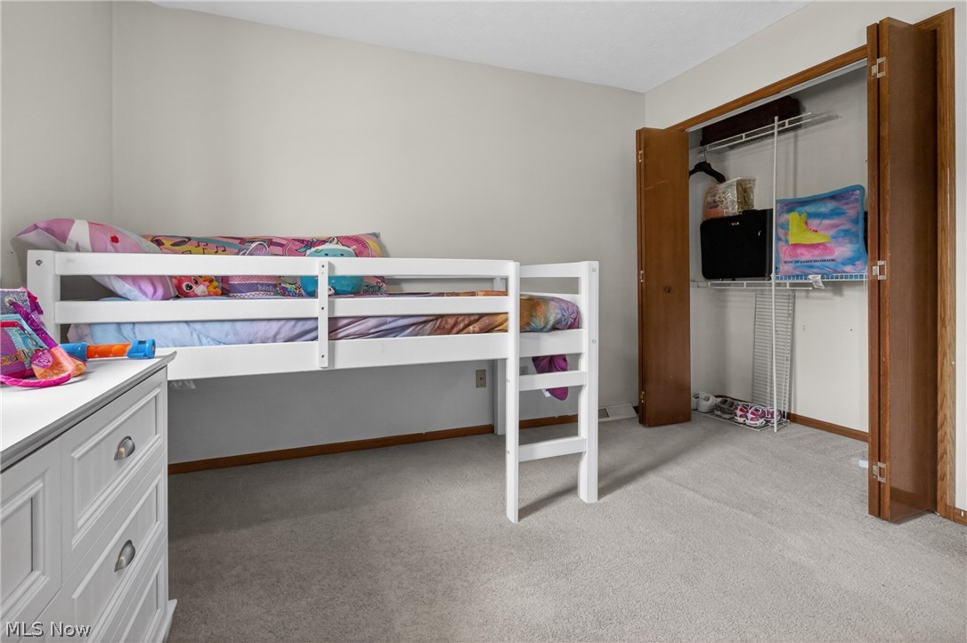 438 Hampton Drive Elyria OH 44035