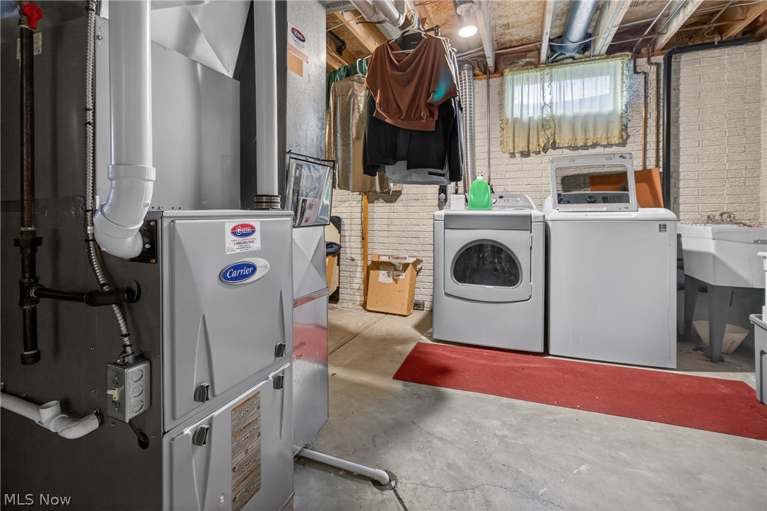 438 Hampton Drive Elyria OH 44035