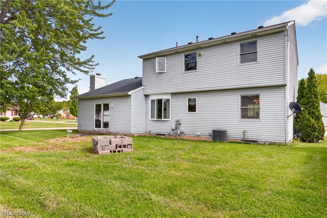 438 Hampton Drive Elyria OH 44035