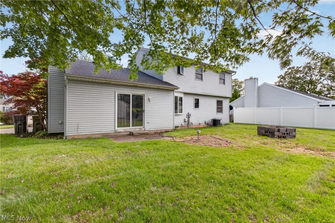 438 Hampton Drive Elyria OH 44035