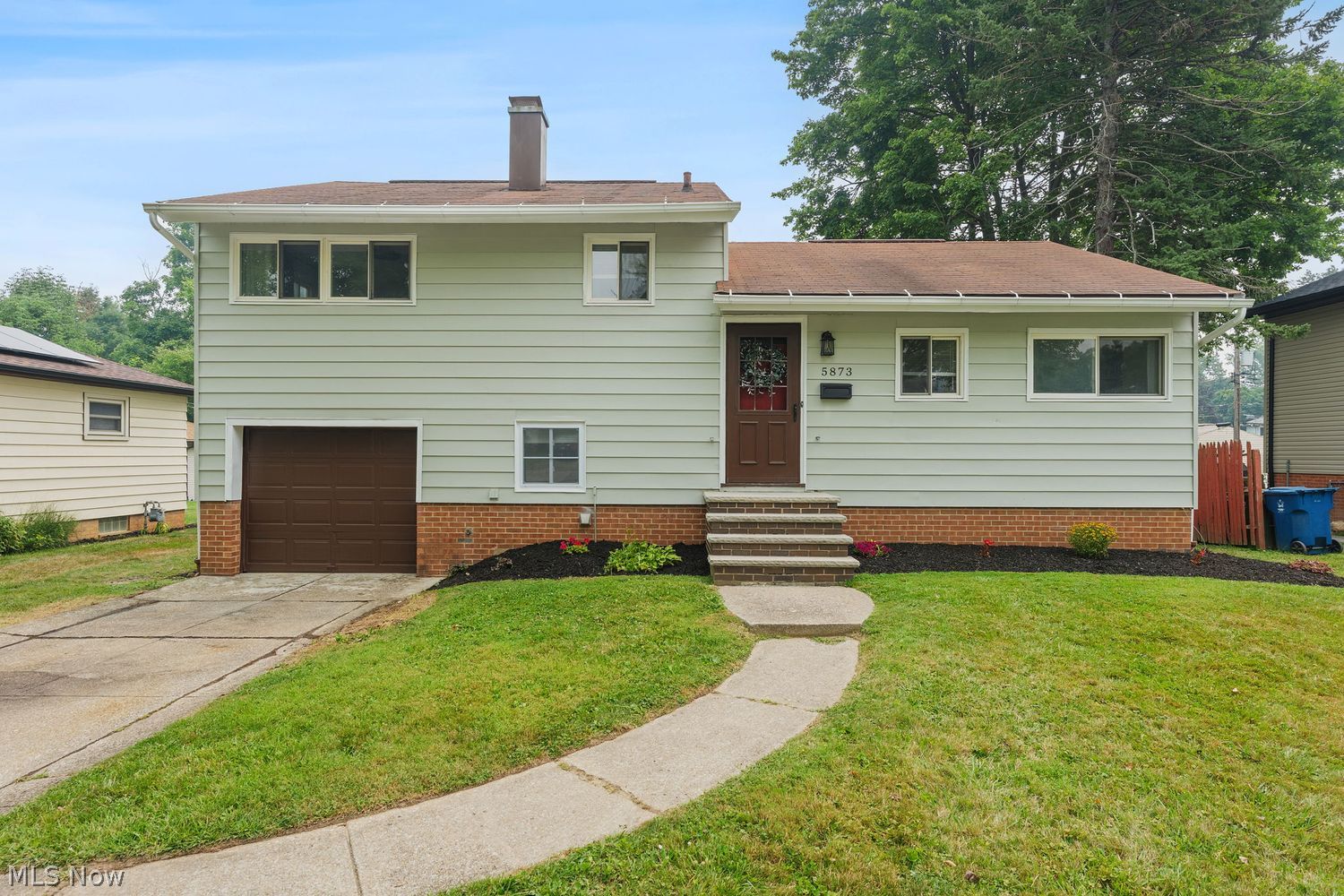 5873 Doxmere Drive Cleveland OH 44130