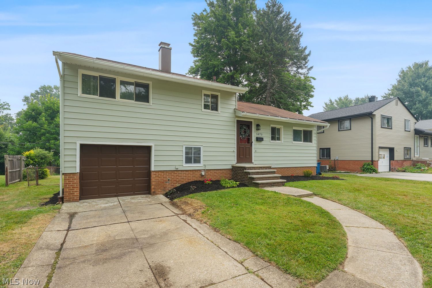 5873 Doxmere Drive Cleveland OH 44130