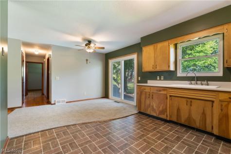 7505 Ivydale Avenue NW North Canton OH 44720