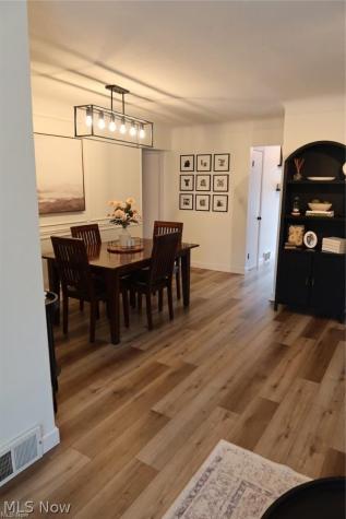 319 Elmwood Road Bay Village OH 44140
