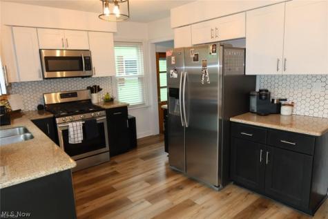 319 Elmwood Road Bay Village OH 44140