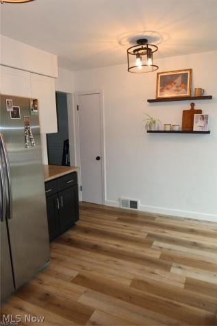 319 Elmwood Road Bay Village OH 44140
