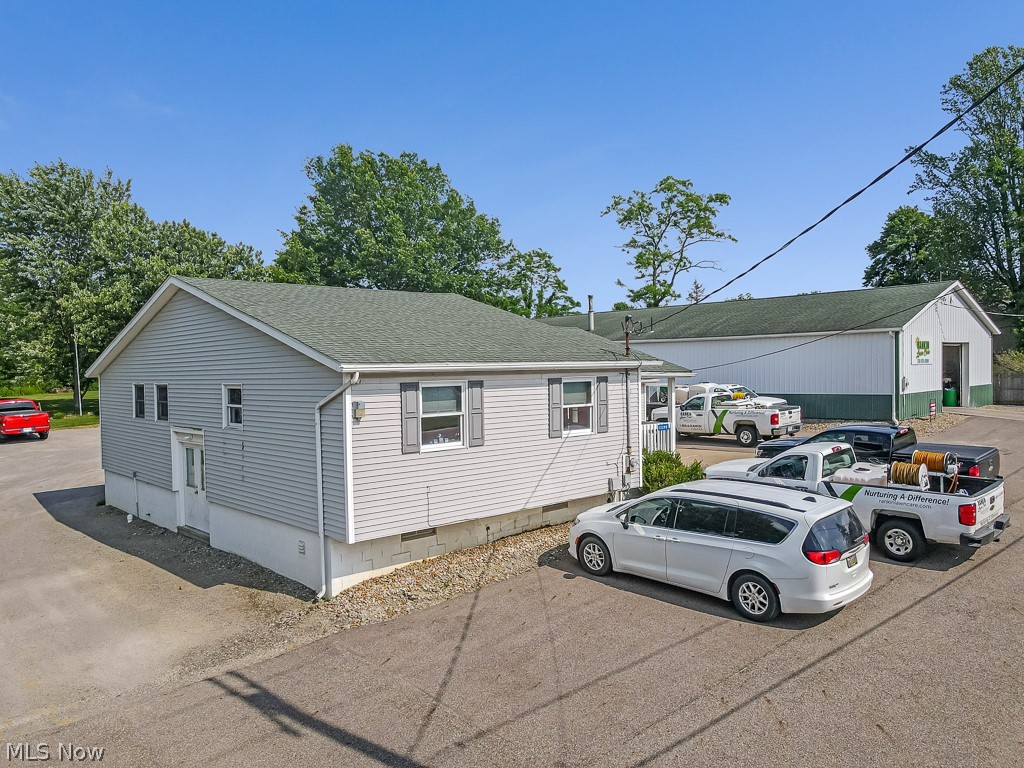13390 Ravenna Avenue NE Hartville OH 44632