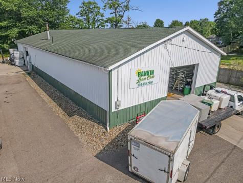 13390 Ravenna Avenue NE Hartville OH 44632