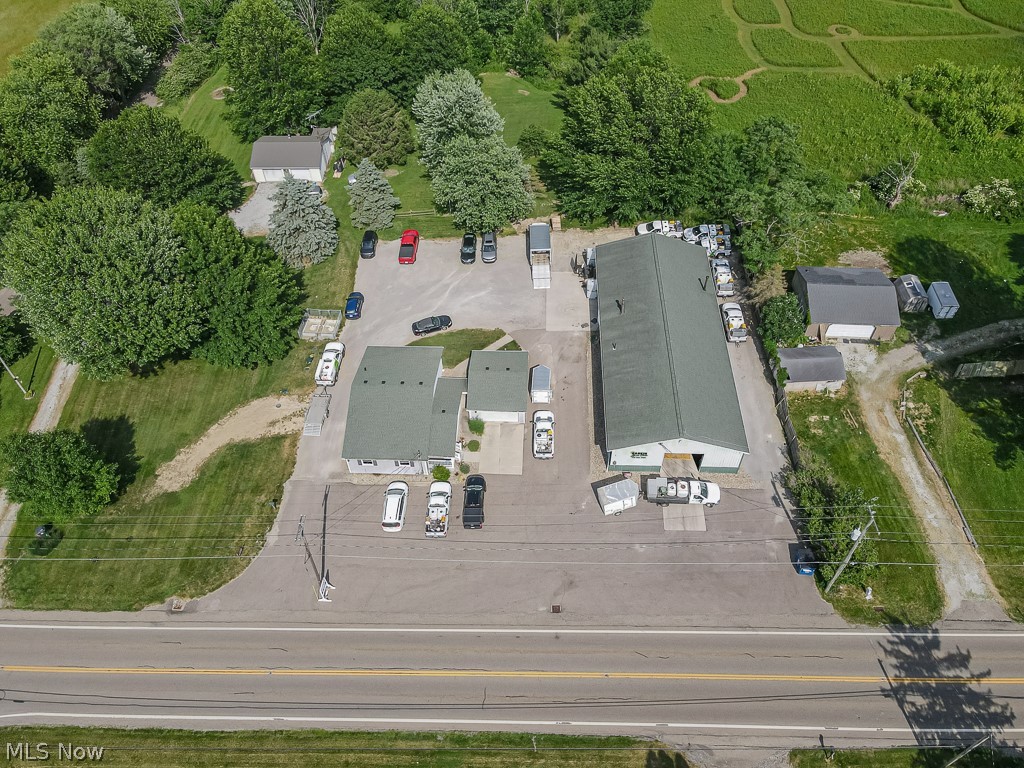 13390 Ravenna Avenue NE Hartville OH 44632