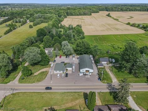 13390 Ravenna Avenue NE Hartville OH 44632