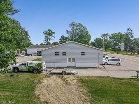 13390 Ravenna Avenue NE Hartville OH 44632