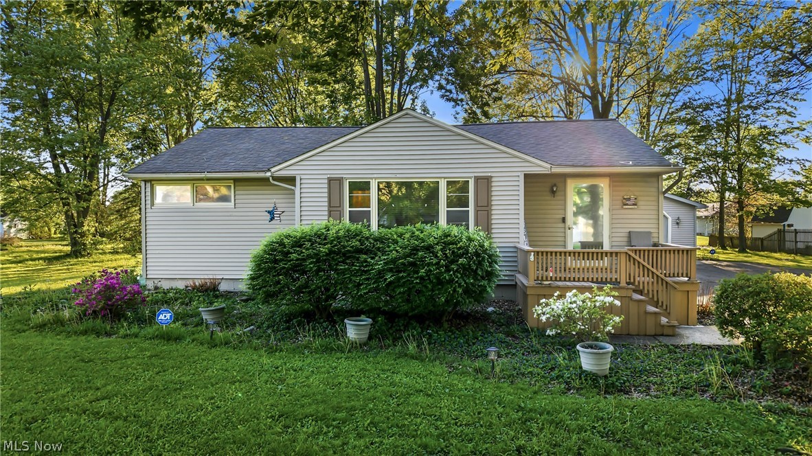 5863 Emerson Avenue NW Champion OH 44483