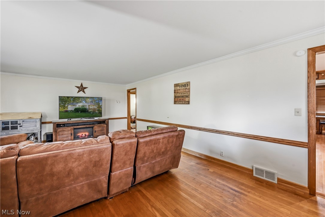 5863 Emerson Avenue NW Champion OH 44483