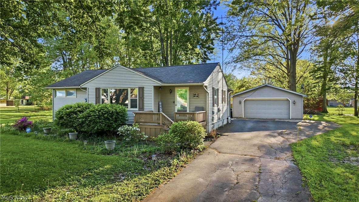 5863 Emerson Avenue NW Champion OH 44483