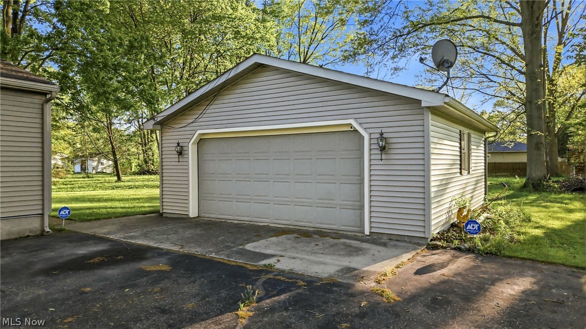 5863 Emerson Avenue NW Champion OH 44483