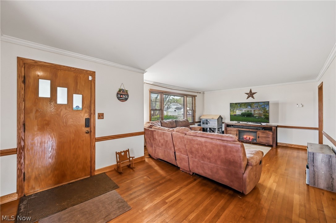 5863 Emerson Avenue NW Champion OH 44483