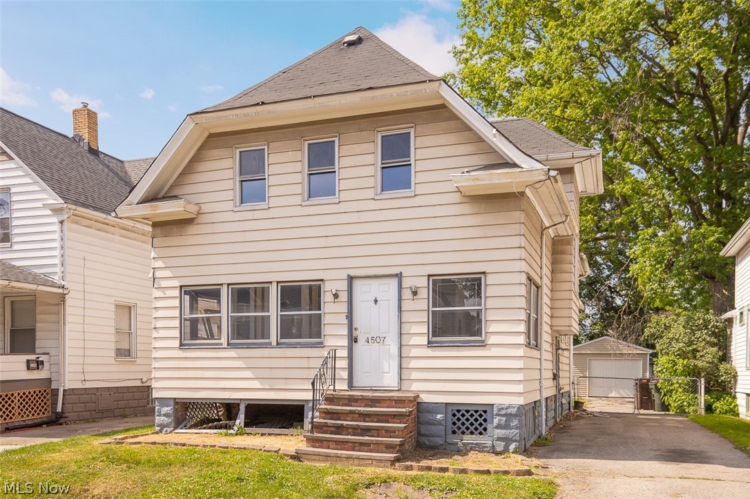 4507 Bridgeview Avenue Newburgh Heights OH 44105