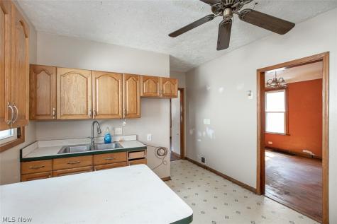 4507 Bridgeview Avenue Newburgh Heights OH 44105