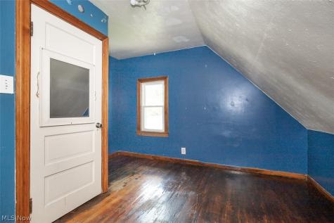 4507 Bridgeview Avenue Newburgh Heights OH 44105