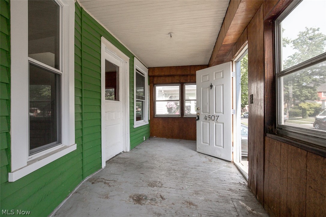 4507 Bridgeview Avenue Newburgh Heights OH 44105
