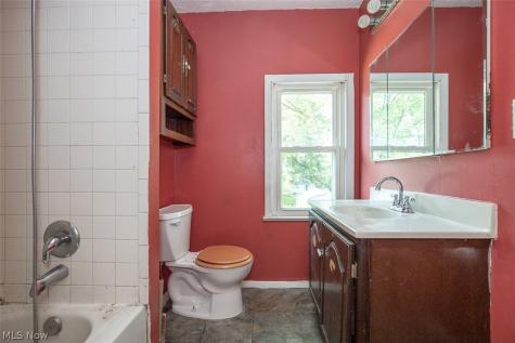 4507 Bridgeview Avenue Newburgh Heights OH 44105