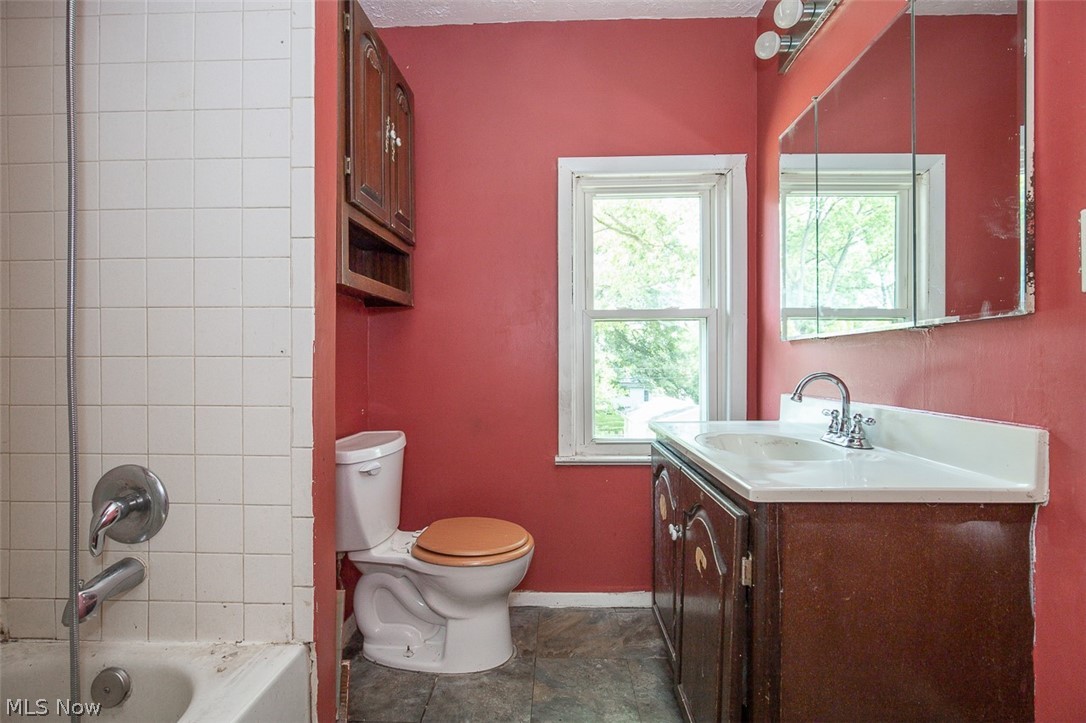 4507 Bridgeview Avenue Newburgh Heights OH 44105