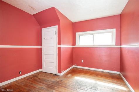 4507 Bridgeview Avenue Newburgh Heights OH 44105